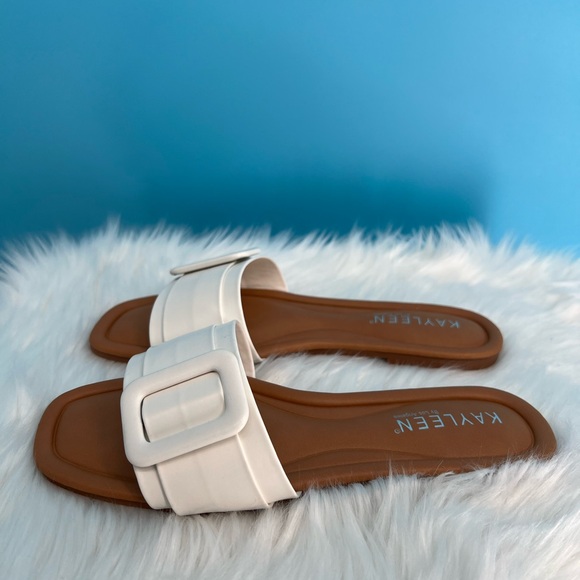 White Sandals with Textured Strap and Tan Footbed - Picture 9 of 11